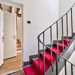 Pretty Mezzanine Studio In The Heart Of Paris