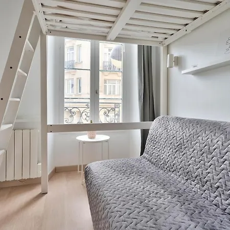 Apartment Pretty Mezzanine In The Heart Of Paris