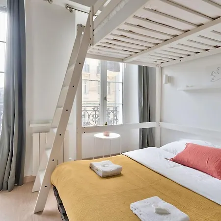 Pretty Mezzanine In The Heart Of *